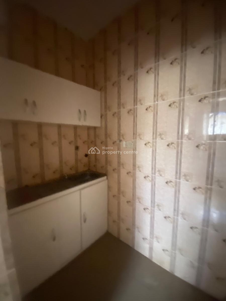 Luxuriously Spacious Sharp Self Contain, No. 13, Akande Close, Ologolo, Lekki, Lagos, Self Contain (single Rooms) for Rent