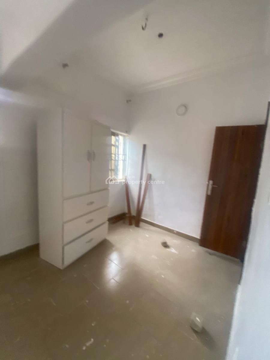 Luxuriously Spacious Sharp Self Contain, No. 13, Akande Close, Ologolo, Lekki, Lagos, Self Contain (single Rooms) for Rent