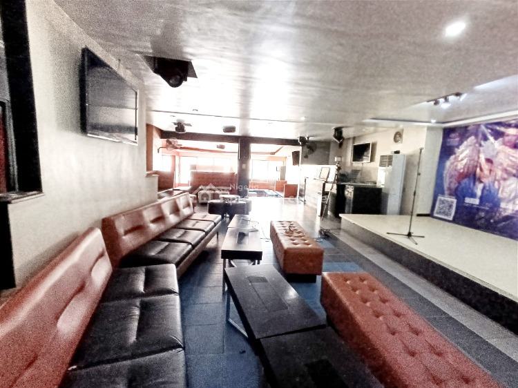 250sqm Shop Space  in a Strategic Place, Victoria Island (vi), Lagos, Commercial Property for Rent