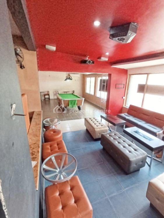 250sqm Shop Space  in a Strategic Place, Victoria Island (vi), Lagos, Commercial Property for Rent
