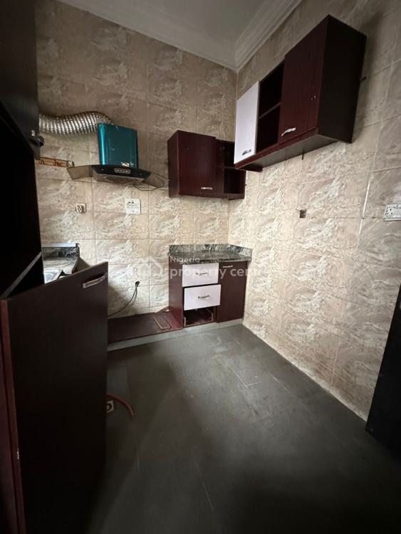 Topnotch 2 Bedroom Spacious Apartment ,1st Floor, Mabushi, Abuja, Flat / Apartment for Rent