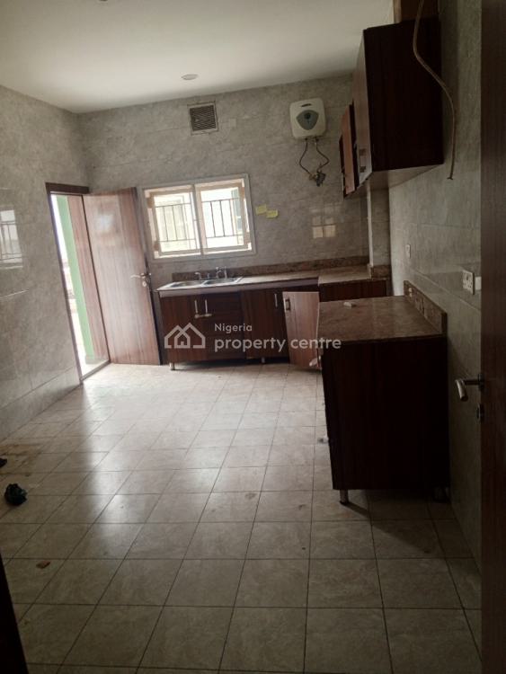 Well Maintained 3 Bedrooms Flat, Mendez/arowojobo Estate, Maryland, Lagos, Flat / Apartment for Rent