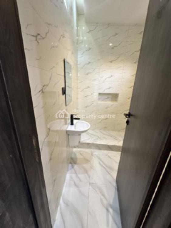 Luxurious 2-bedroom Apartment in Prime, Animashaun Street, Surulere, Lagos, Flat / Apartment for Sale