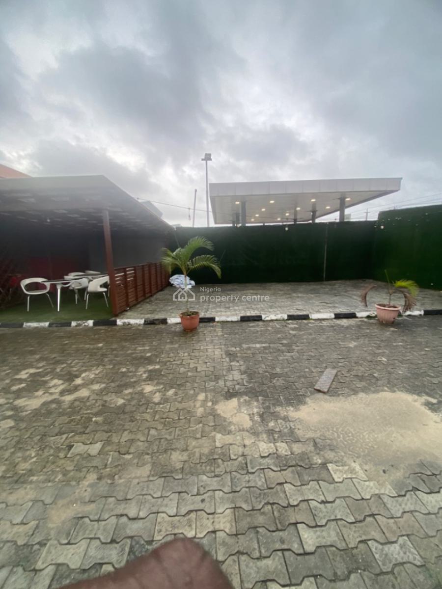 Luxuriously Spacious Bar and Restaurant, No 13 a Rafiu, Sangotedo, Ajah, Lagos, Restaurant / Bar for Rent