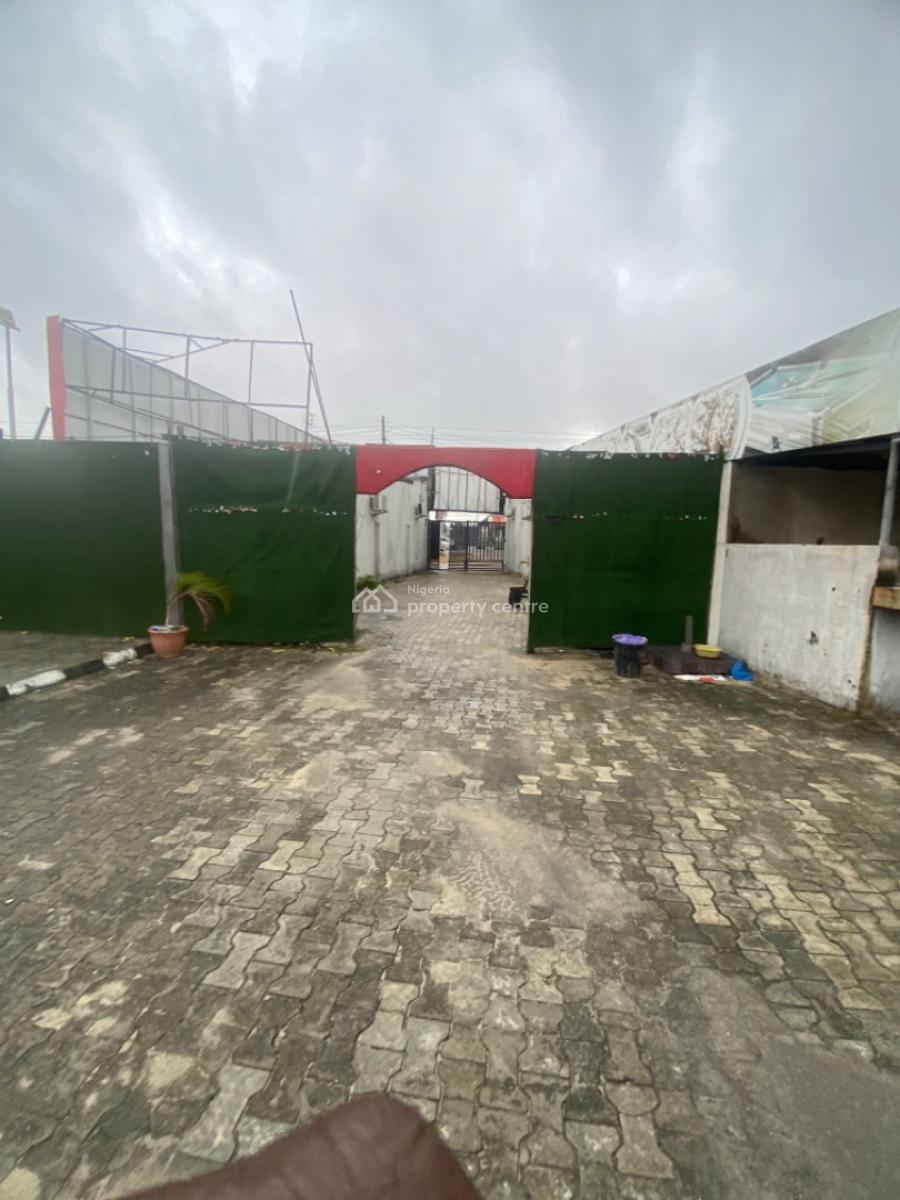 Luxuriously Spacious Bar and Restaurant, No 13 a Rafiu, Sangotedo, Ajah, Lagos, Restaurant / Bar for Rent