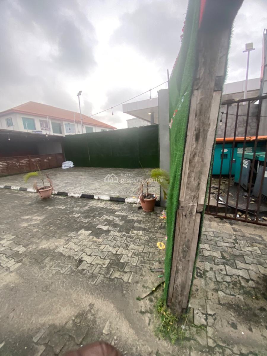 Luxuriously Spacious Bar and Restaurant, No 13 a Rafiu, Sangotedo, Ajah, Lagos, Restaurant / Bar for Rent