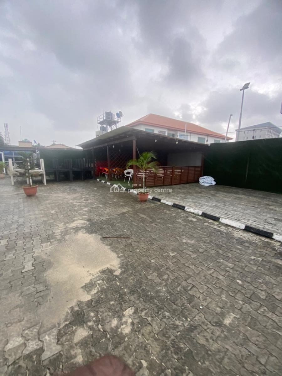 Luxuriously Spacious Bar and Restaurant, No 13 a Rafiu, Sangotedo, Ajah, Lagos, Restaurant / Bar for Rent