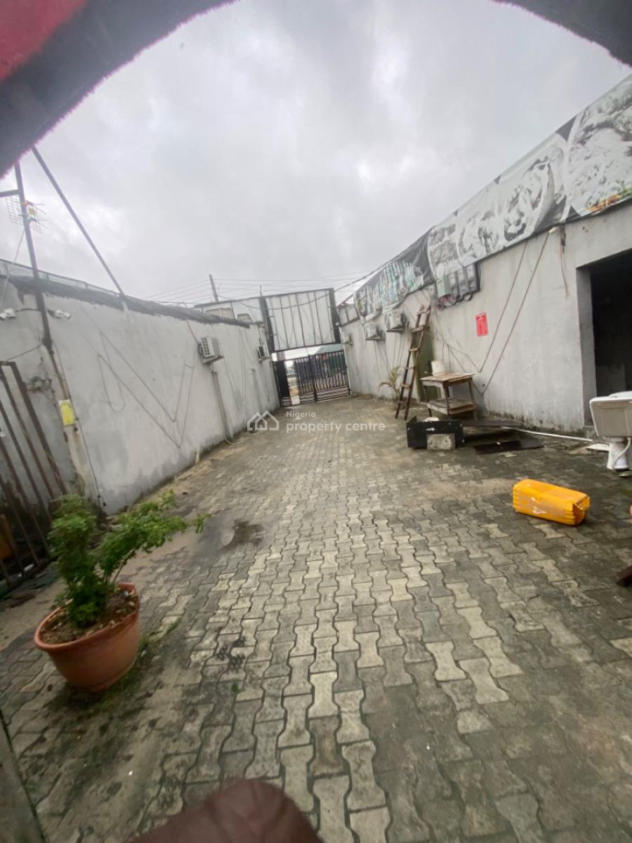 Luxuriously Spacious Bar and Restaurant, No 13 a Rafiu, Sangotedo, Ajah, Lagos, Restaurant / Bar for Rent
