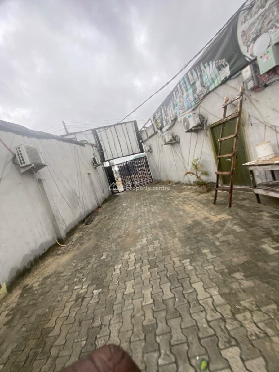 Luxuriously Spacious Bar and Restaurant, No 13 a Rafiu, Sangotedo, Ajah, Lagos, Restaurant / Bar for Rent