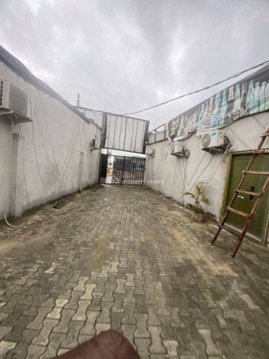 Luxuriously Spacious Bar and Restaurant, No 13 a Rafiu, Sangotedo, Ajah, Lagos, Restaurant / Bar for Rent