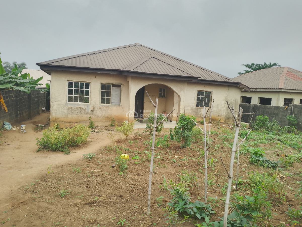 3 Bedroom, Morekete Off Bayeku Road, Igbogbo, Ikorodu, Lagos, Detached Bungalow for Sale