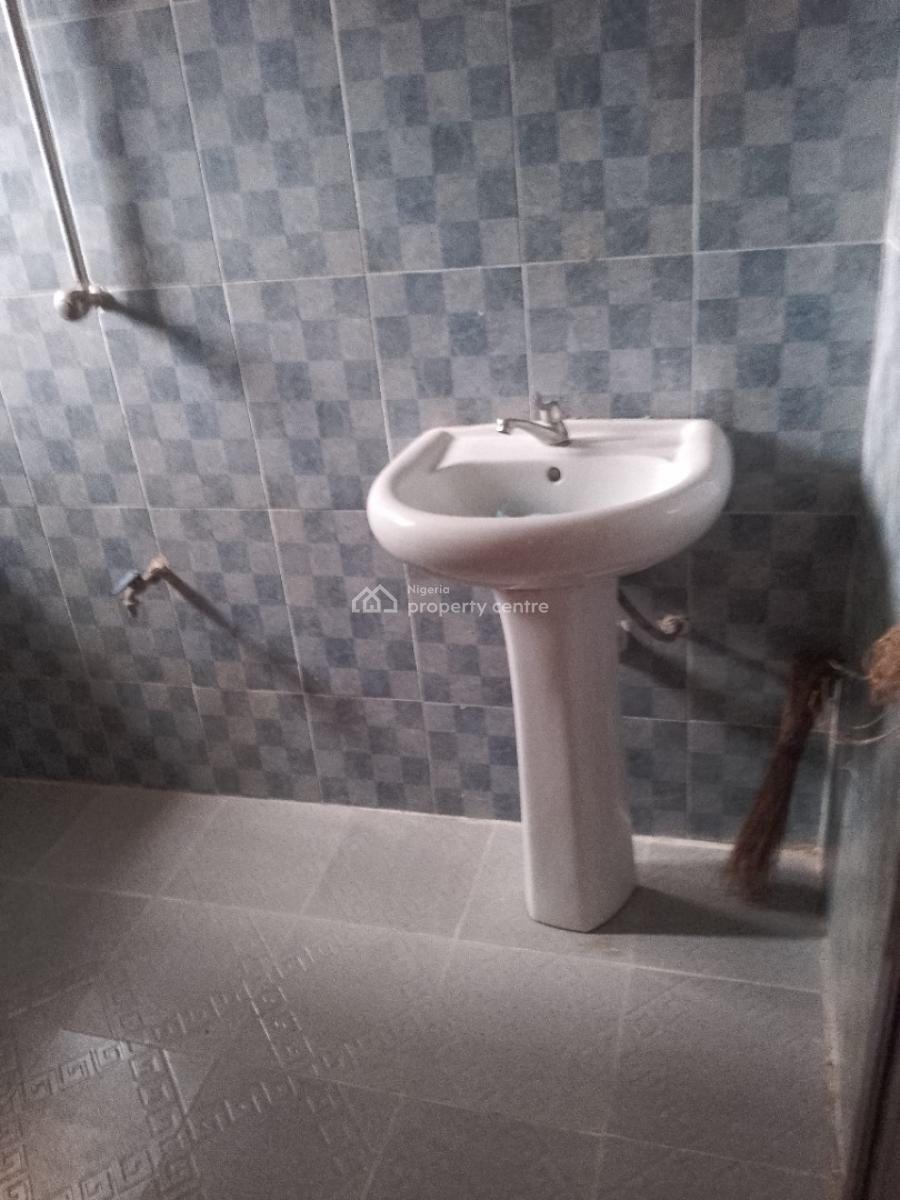 3 Bedroom, Morekete Off Bayeku Road, Igbogbo, Ikorodu, Lagos, Detached Bungalow for Sale
