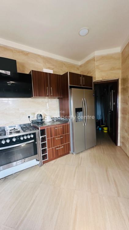 3 Bedroom Apartment on 2nd Floor in a Luxurious Gated Estate, Pinnock Beach Estate, Osapa, Lekki, Lagos, Flat / Apartment for Sale