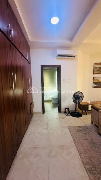 3 Bedroom Apartment on 2nd Floor in a Luxurious Gated Estate, Pinnock Beach Estate, Osapa, Lekki, Lagos, Flat / Apartment for Sale