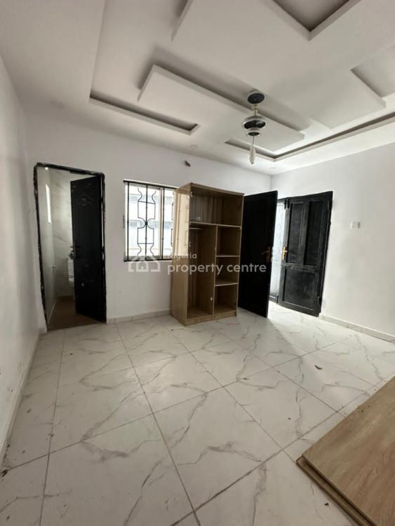 Lovely 3 Bedroom Apartment Upstairs, 2nd Toll Gate, Lekki, Lagos, House for Rent