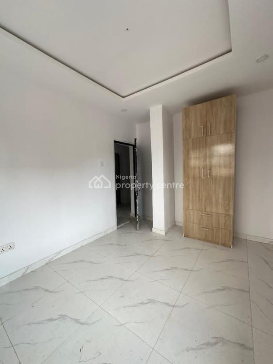 Lovely 3 Bedroom Apartment Upstairs, 2nd Toll Gate, Lekki, Lagos, House for Rent