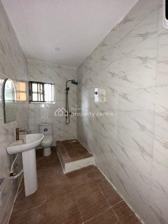 Lovely 3 Bedroom Apartment Upstairs, 2nd Toll Gate, Lekki, Lagos, House for Rent