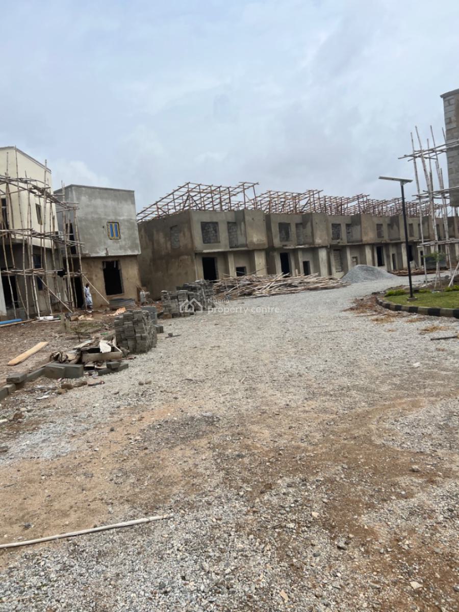 3 Bedrooms Terraced Duplex with a Bq, Airport Road, Kiami, Lugbe District, Abuja, Terraced Duplex for Sale