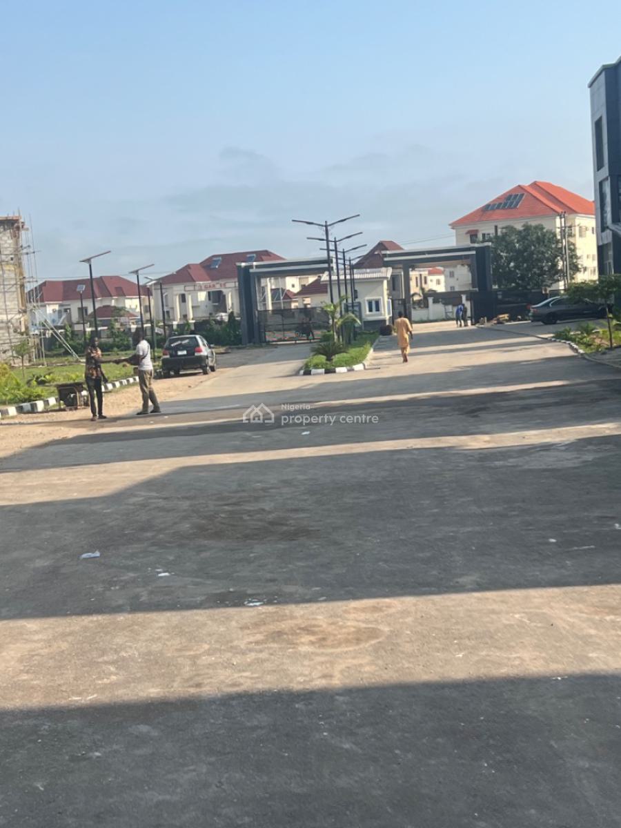 3 Bedrooms Terraced Duplex with a Bq, Airport Road, Kiami, Lugbe District, Abuja, Terraced Duplex for Sale