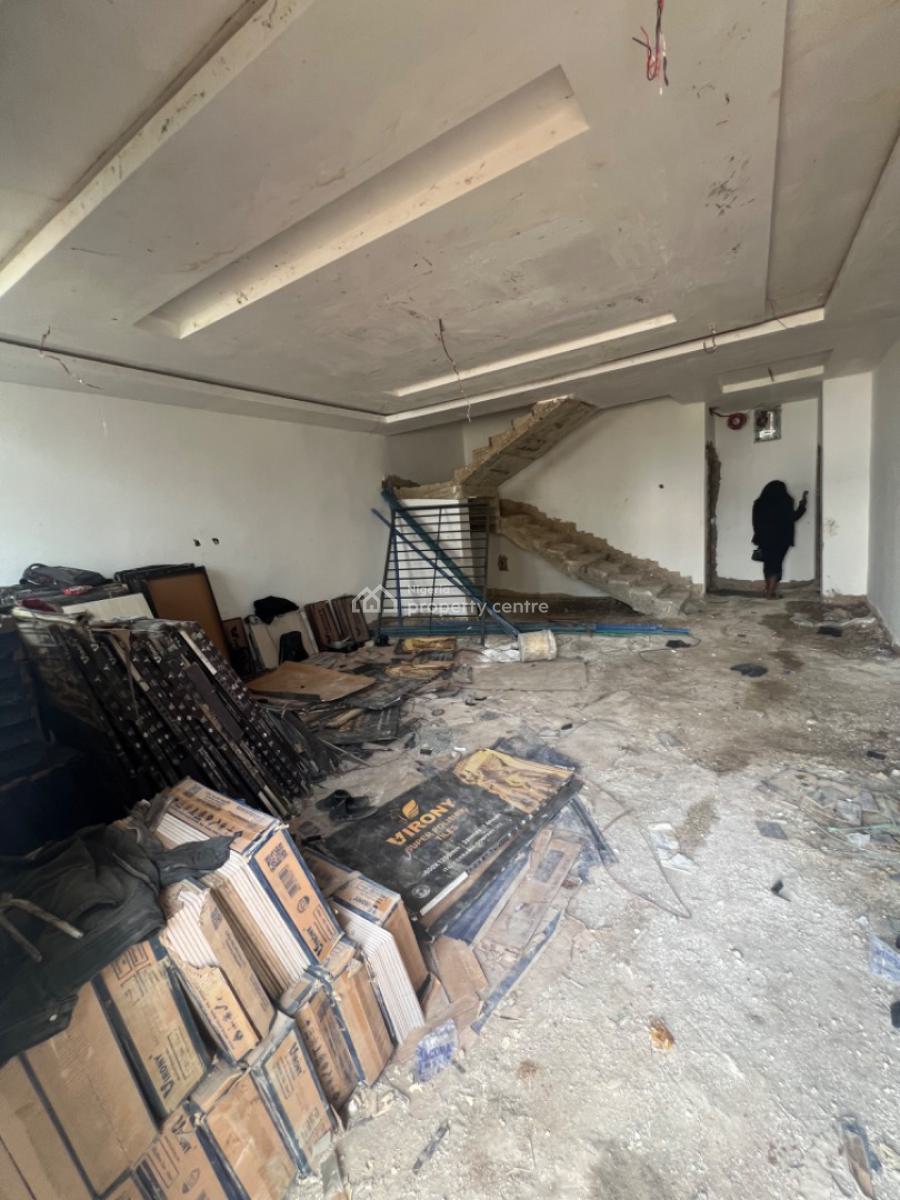 3 Bedrooms Terraced Duplex with a Bq, Airport Road, Kiami, Lugbe District, Abuja, Terraced Duplex for Sale