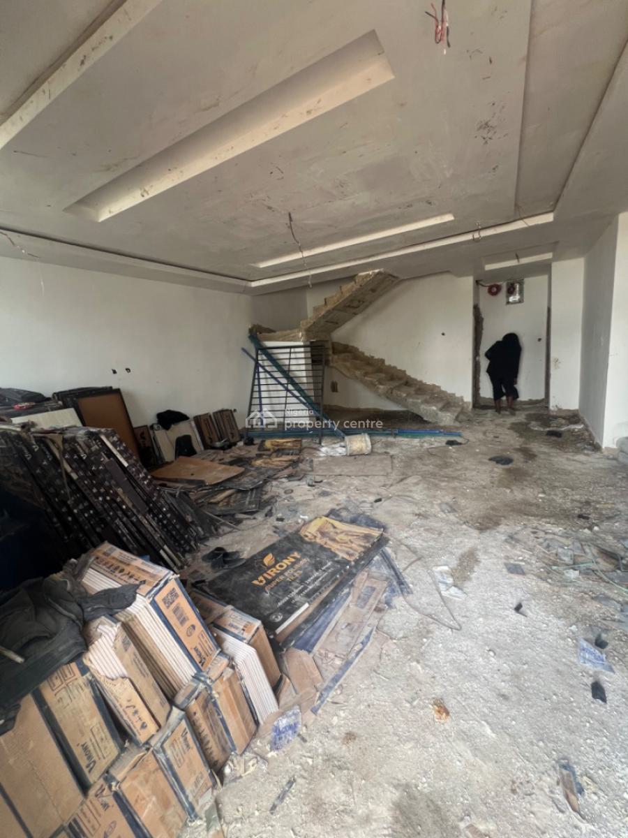 3 Bedrooms Terraced Duplex with a Bq, Airport Road, Kiami, Lugbe District, Abuja, Terraced Duplex for Sale