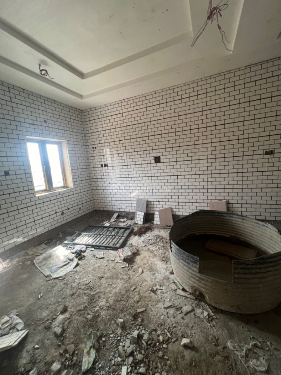 3 Bedrooms Terraced Duplex with a Bq, Airport Road, Kiami, Lugbe District, Abuja, Terraced Duplex for Sale