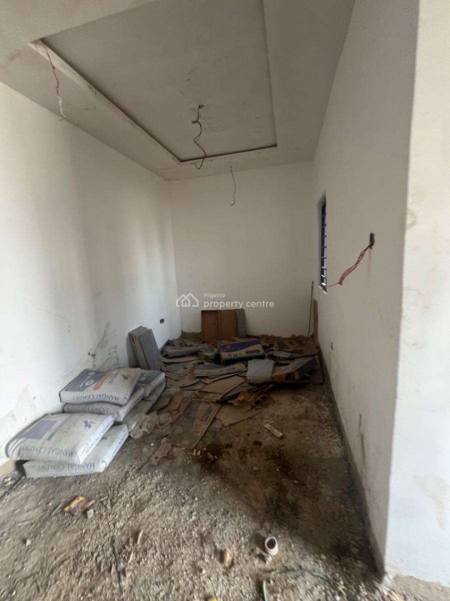 3 Bedrooms Terraced Duplex with a Bq, Airport Road, Kiami, Lugbe District, Abuja, Terraced Duplex for Sale