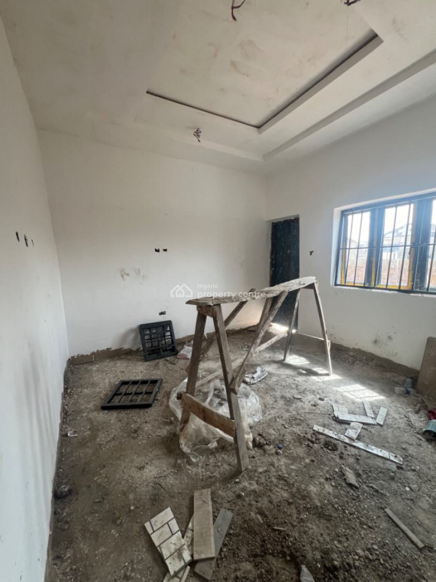 3 Bedrooms Terraced Duplex with a Bq, Airport Road, Kiami, Lugbe District, Abuja, Terraced Duplex for Sale