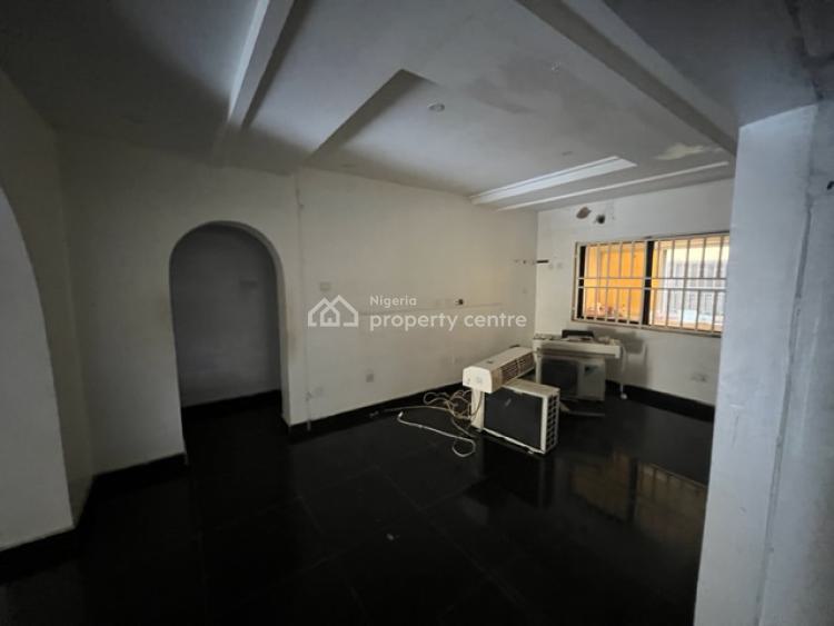 15 Rooms Detached House Suitable for Airbnb, Off Aminu Kano Crescent, Wuse 2, Abuja, Hotel / Guest House for Rent