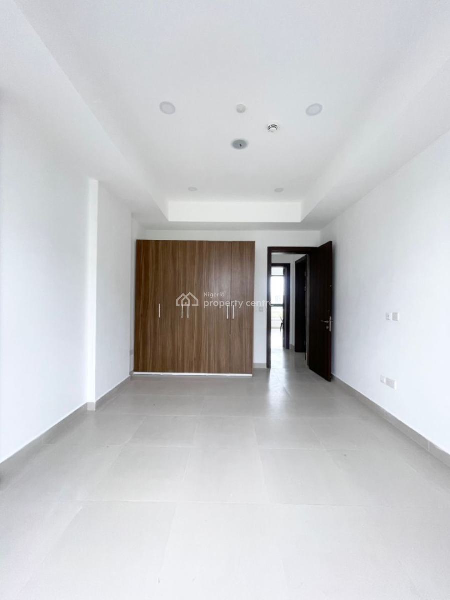 3 Bedroom Apartment Fully Serviced with Swimming Pool and Bq, Lekki Phase 1, Lekki, Lagos, Flat / Apartment for Sale