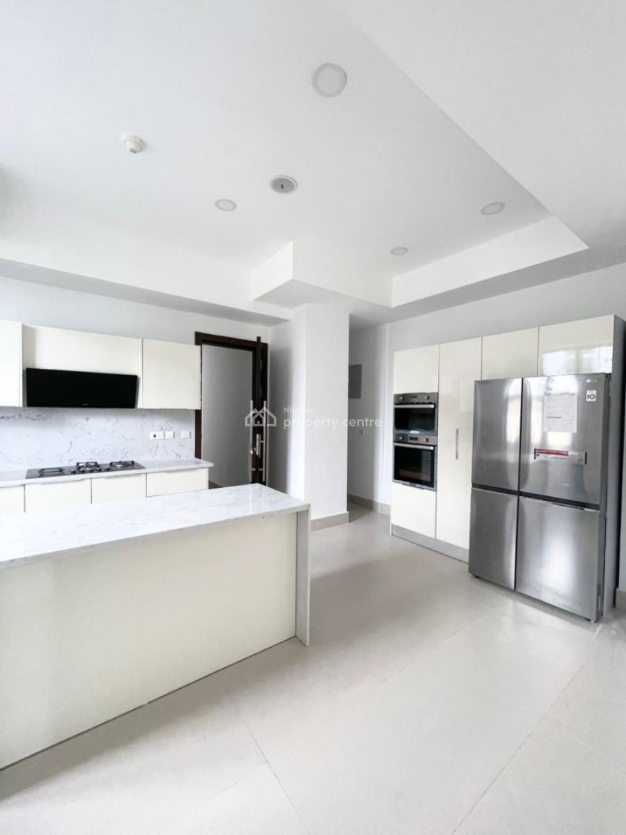 3 Bedroom Apartment Fully Serviced with Swimming Pool and Bq, Lekki Phase 1, Lekki, Lagos, Flat / Apartment for Sale