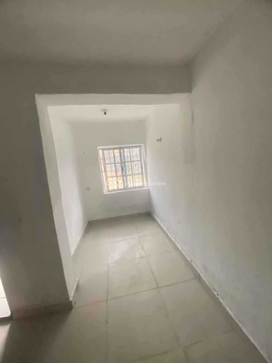Luxuriously Spacious 2 Bedroom Flat, No 13 Adeyemi Close, Sangotedo, Ajah, Lagos, House for Rent