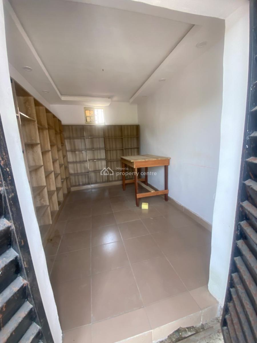 Luxuriously Spacious Shop, No 13 Adeyemi Close Sangotedo, Sangotedo, Ajah, Lagos, Shop for Rent