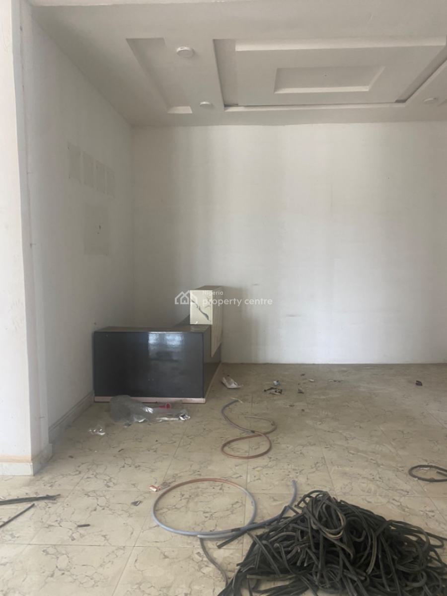 Luxuriously Spacious Shop, No. 13, Adeyemi Close, Sangotedo, Ajah, Lagos, Shop for Rent