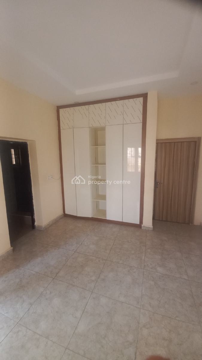 Clean 4 Bedrooms Duplex with Bq, Guzape District, Abuja, Terraced Duplex for Sale