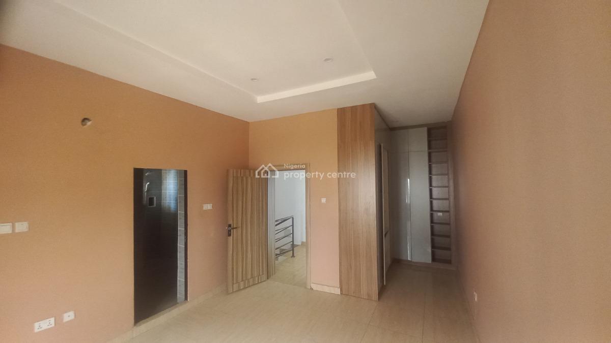 Clean 4 Bedrooms Duplex with Bq, Guzape District, Abuja, Terraced Duplex for Sale