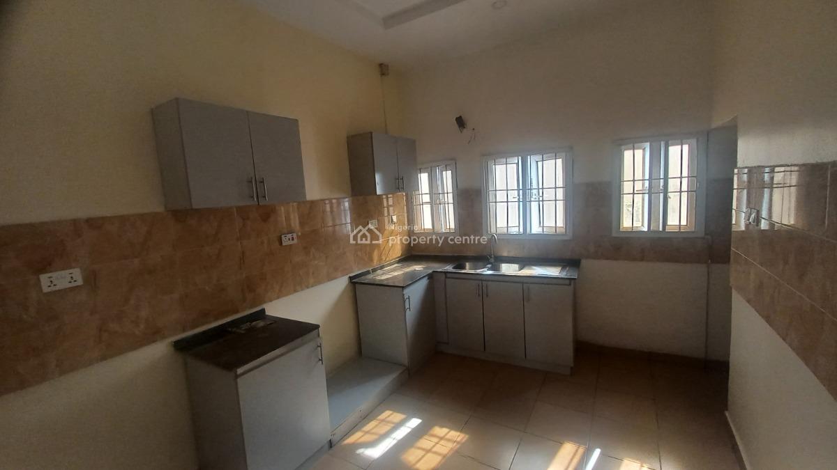 Clean 4 Bedrooms Duplex with Bq, Guzape District, Abuja, Terraced Duplex for Sale