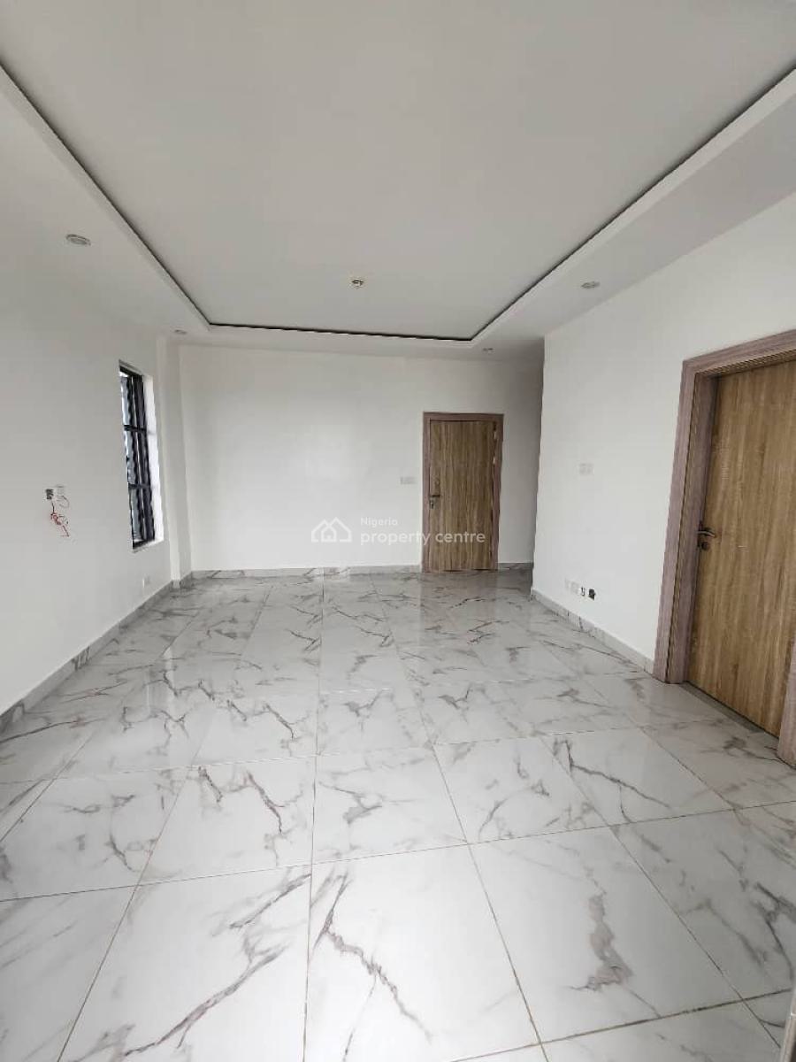 Spacious and Fully Serviced 2 Bedroom Apartment, Periwinkle Estate, Lekki Phase 1, Lekki, Lagos, Flat / Apartment for Rent