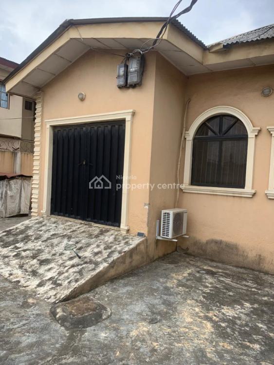 4 Bedroom Bungalow, Off Ijegun, Ijegun, Ikotun, Lagos, Detached Bungalow for Sale