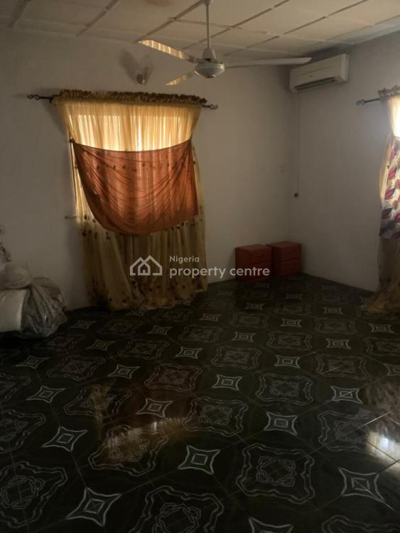 4 Bedroom Bungalow, Off Ijegun, Ijegun, Ikotun, Lagos, Detached Bungalow for Sale