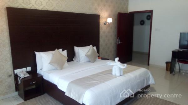 Well Furnished 1 Bedroom Serviced Apartments, Off Aminu Kano Creascent, Wuse 2, Abuja, Flat / Apartment Short Let