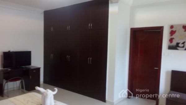 Well Furnished 1 Bedroom Serviced Apartments, Off Aminu Kano Creascent, Wuse 2, Abuja, Flat / Apartment Short Let