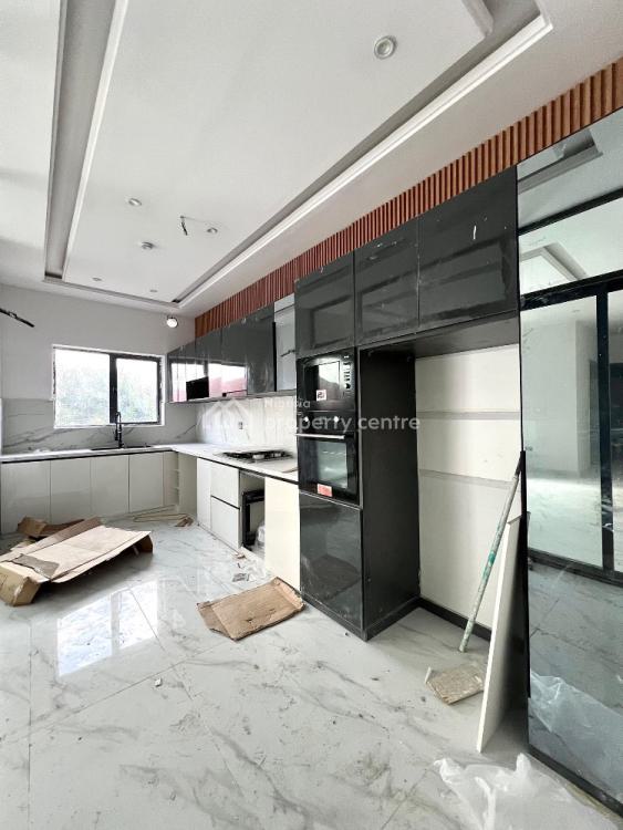 Serviced 3 Bedroom Apartment with Swimming Pool & Gym, Lekki Phase 1, Lekki, Lagos, Flat / Apartment for Sale