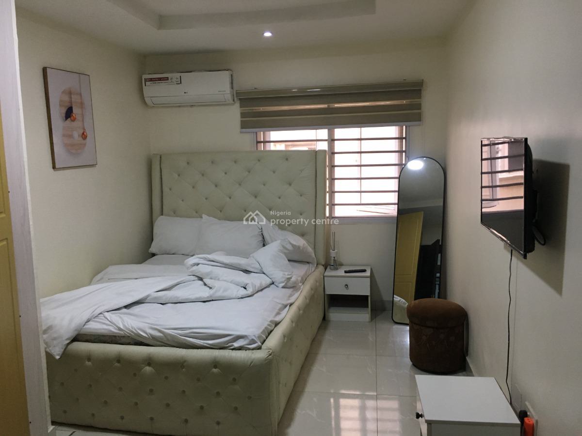 Fully Furnished and Serviced 3 Bedrooms Duplex, Crescent, Maryland, Lagos, Terraced Duplex Short Let