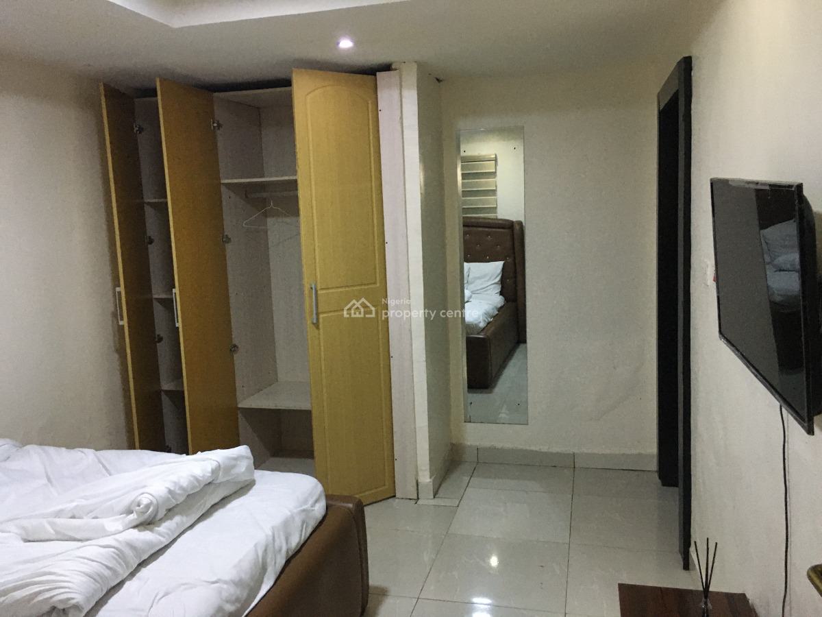 Fully Furnished and Serviced 3 Bedrooms Duplex, Crescent, Maryland, Lagos, Terraced Duplex Short Let