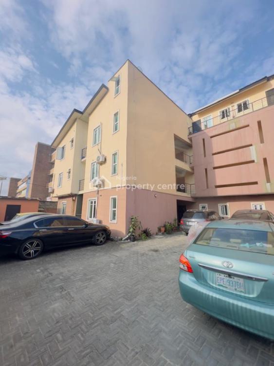 Fully Furnished, Neatly Used Serviced 2 Bedrooms Apartment, Off Ologolo Road, Beside White Oak Estate, Ologolo, Lekki, Lagos, Flat / Apartment for Sale
