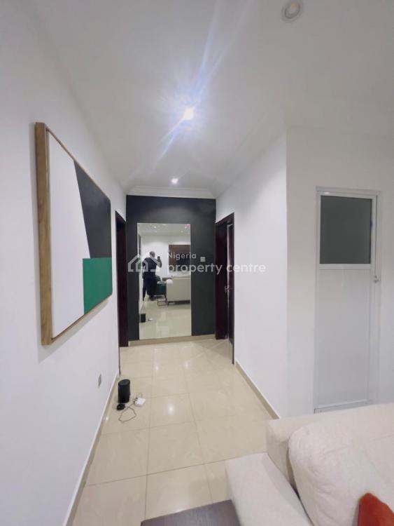 Fully Furnished, Neatly Used Serviced 2 Bedrooms Apartment, Off Ologolo Road, Beside White Oak Estate, Ologolo, Lekki, Lagos, Flat / Apartment for Sale