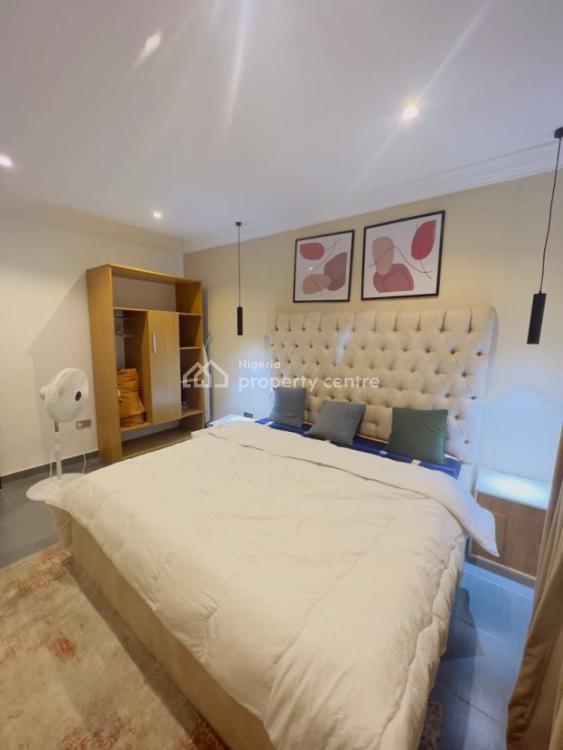 Fully Furnished, Neatly Used Serviced 2 Bedrooms Apartment, Off Ologolo Road, Beside White Oak Estate, Ologolo, Lekki, Lagos, Flat / Apartment for Sale