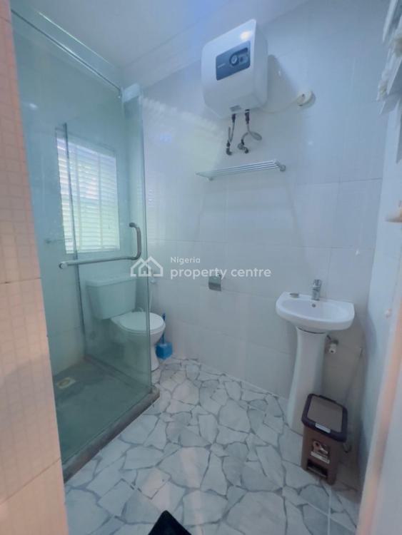 Fully Furnished, Neatly Used Serviced 2 Bedrooms Apartment, Off Ologolo Road, Beside White Oak Estate, Ologolo, Lekki, Lagos, Flat / Apartment for Sale
