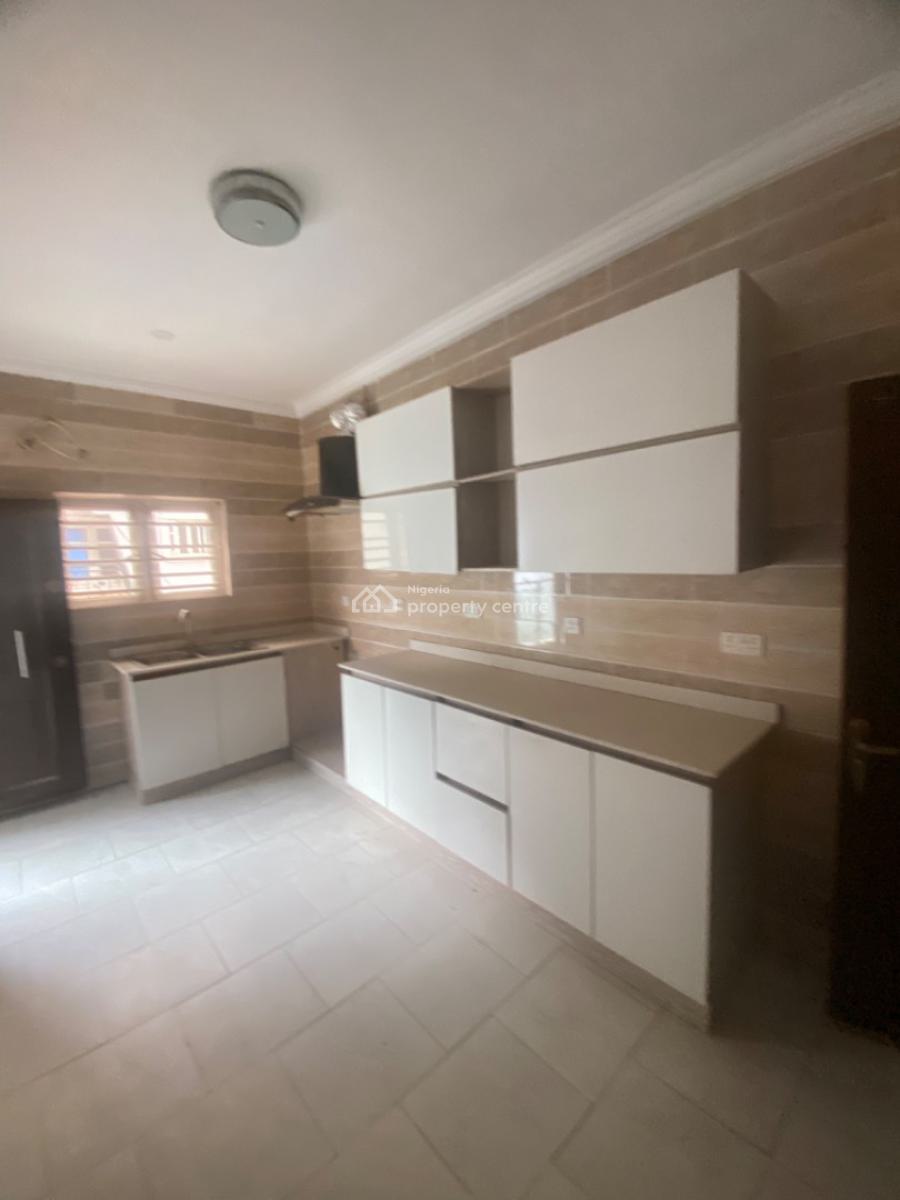 Luxuriously Nice Spacious  3 Bedroom Flat  with Excellent Finishing, 12, Kayode Street Sangotedo, Sangotedo, Ajah, Lagos, House for Rent